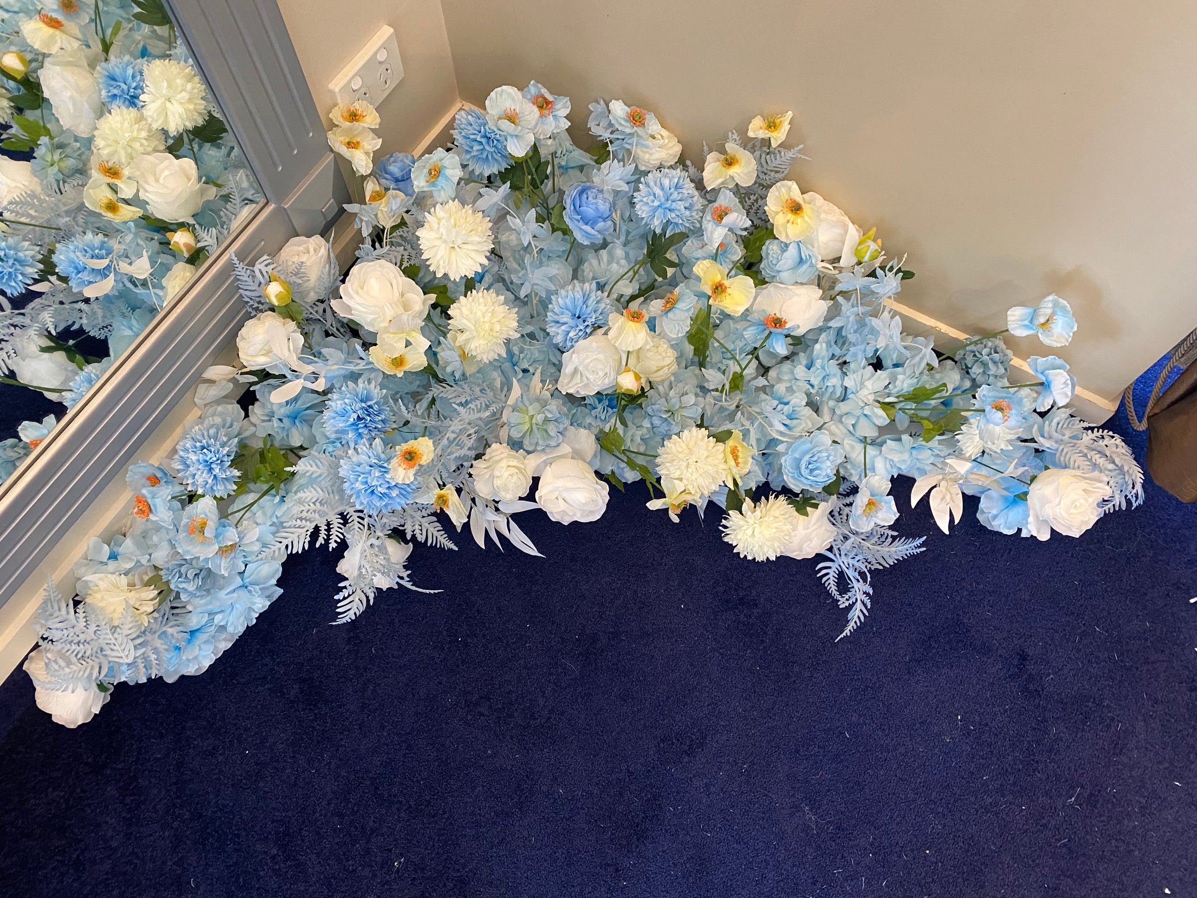 Floral Arbour Corner - Blue