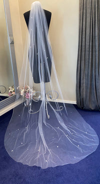 Pearl Lustre Bridal Veil