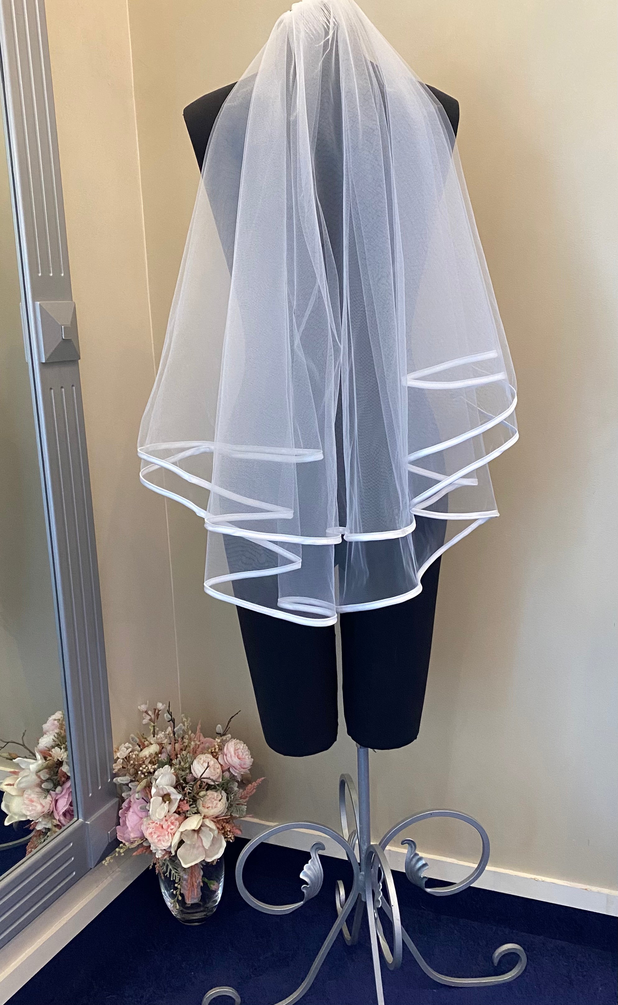 Satin Edge Veil with Blusher